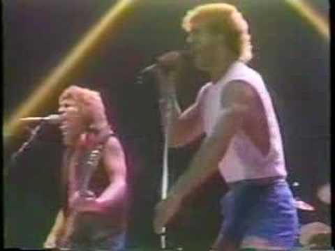 Streets (Live) - So Far Away (Volunteer Jam X)