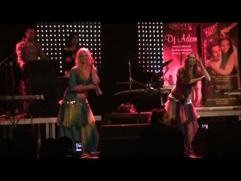 Magddansshow av Ayvaz Pärlor i Danmark