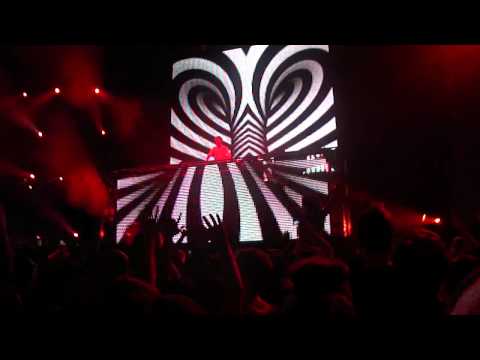 Armin Van Buuren "Markus Schulz Pres. Dakota - Sinners"  Aragon Chicago 5-21-2011