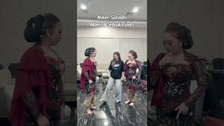 Download lagu Niken Salindri Mberot Gedruk Pindo #bantengan #mberot #gedruk #gedrukpindo #shorts mp3
