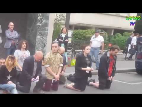 AMAZING!! CATHOLIC STRIKES A MAN FOR INTERRUPTING HIS PRAYER.