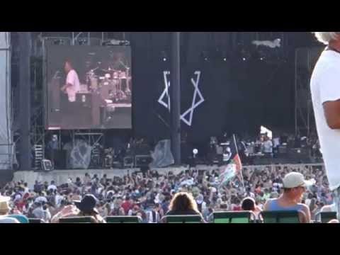 Damon Albarn - Feel Good Inc. ft. De La Soul (Gorillaz) - Bonnaroo 2014