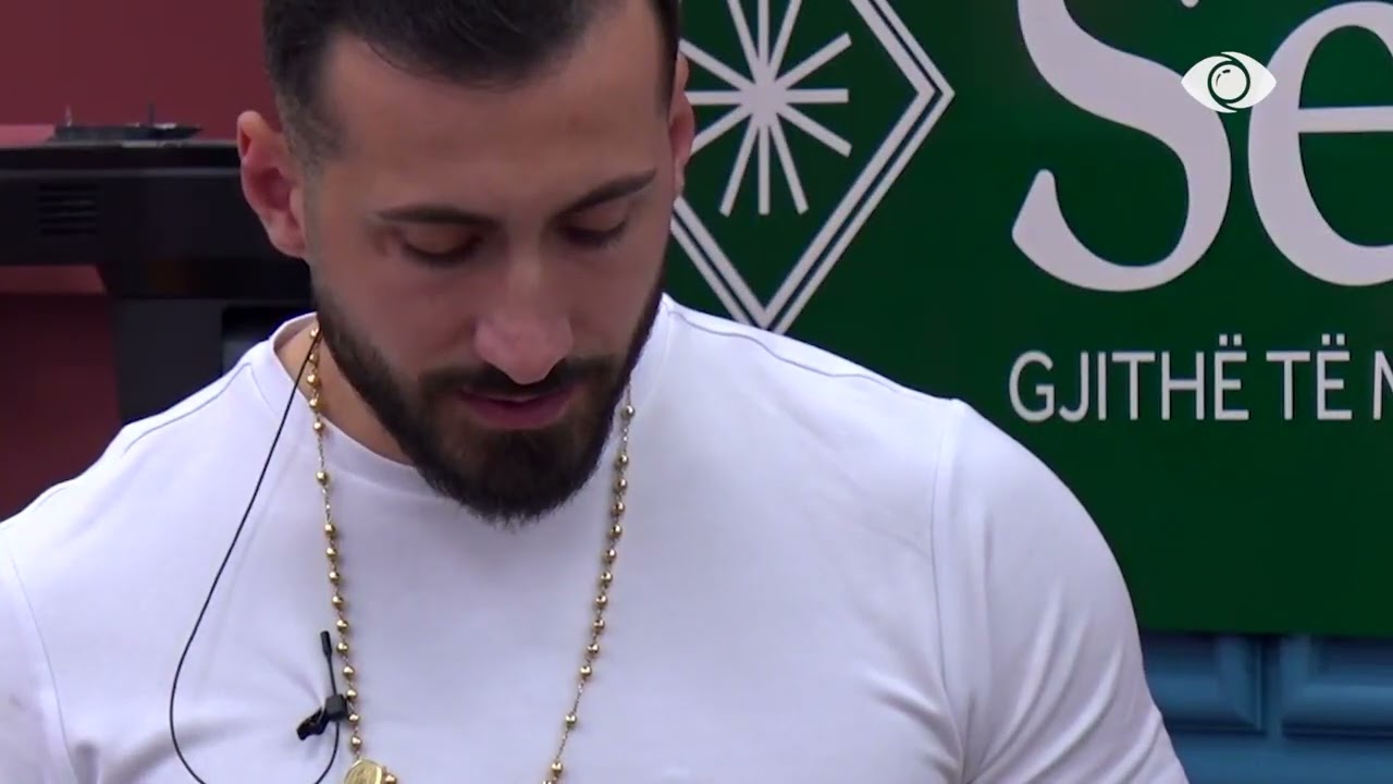 “Kaq shumë frikë ke?”/ Gjesti ngacmon Jozin: Nuk luhet me bukën