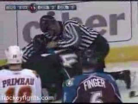 Dion Phaneuf vs Ian Laperriere