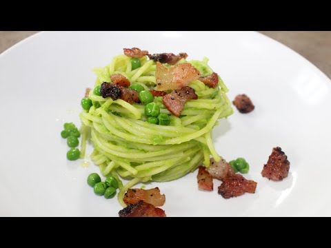SPAGHETTI CON CREMA DI PISELLI E GUANCIALE