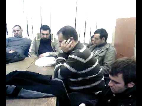 Shpend Ahmeti   ne stacionin Policor te Podujeves, pas arrestimit ne protesten e 14 Janarit 2012