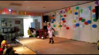 Minidisco theo theo op school de Vos