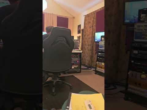 Producing 'Life in the Emirates' — demonstration for Travis