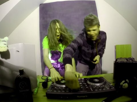 Some 6 Year Old - Timmy Trompette Live set 98 (gone wrong)