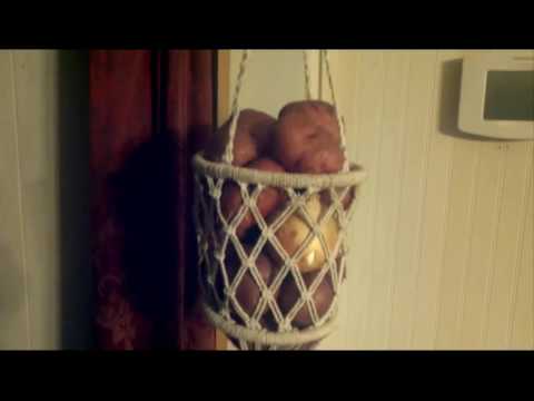 download lagu mp3 mp4 Potato Hanger, download lagu Potato Hanger gratis, unduh video klip Potato Hanger