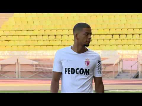 Football : Benjamin Henrichs, premiers mots en rouge et blanc