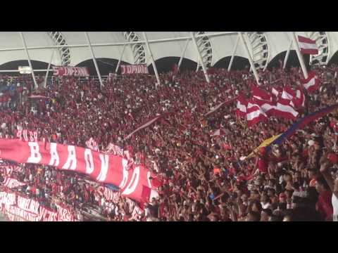 "Esta es tu hinchada la que nunca te va abandonar!!" Barra: Baron Rojo Sur • Club: América de Cáli