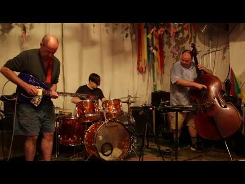 Plane Crash (Henry Kaiser, Damon Smith, Weasel Walter) - at Noise Workshop, Brooklyn - July 14 2017