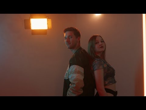 Dio Poeta - Miluju let feat K L Á R Y (official video)