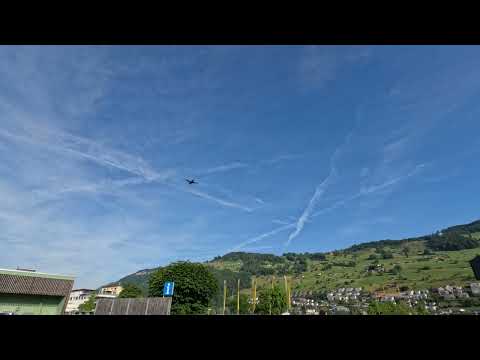 4K video of a pilatus PC-12 taking of from Buochs airport Switserland 🇨🇭
