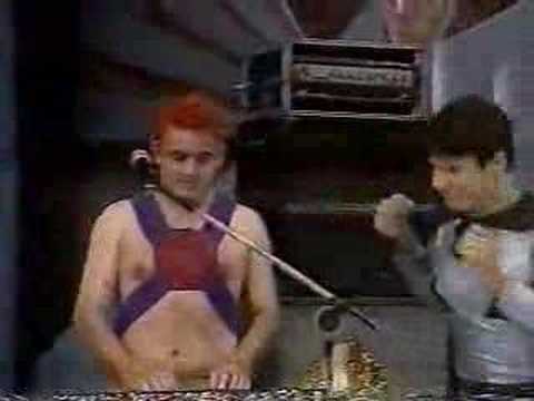 Mamonas fazendo piadinha com o Caçulinha