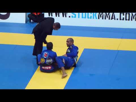 Erberth Santos vs Marcio Andre - IBJJF European Open 2016 - Black Adult - Open
