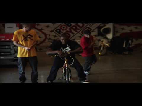 Bishop Lamont "Err'day in The Streets" ft. Scoop Deville & Chevy Jones Official Music Video