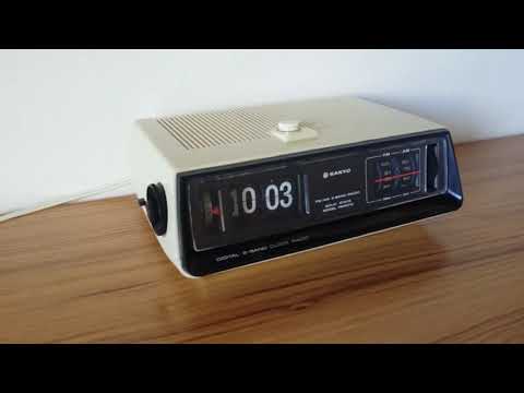 Sanyo RM5010 Vintage Radio Flip Clock