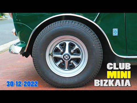 17 Classic MINIs + 1 MGB GT Meeting & Route