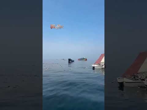 تحمل شحنة من ايفون 18 .. استهداف سفينة تجارية واغراقها في مضيق هرمز