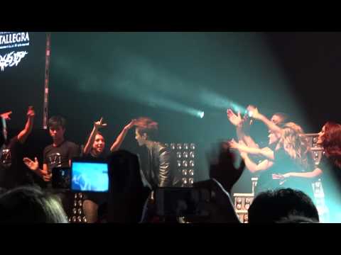 120902 Xia LA fancams Final Bows with Staff