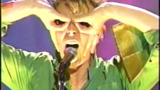 David Bowie – Moonage Daydream (Live GQ Awards 1997)