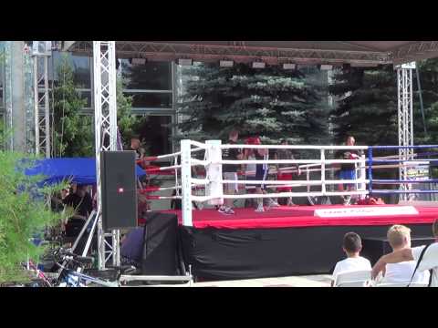 VIDEO: V Humennom už lietajú päste. Boxovať sa bude aj celú noc!