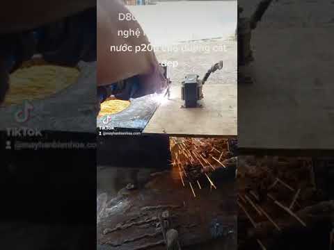 cắt plasma D8000 nhật bãi cho đường cắt đẹp , cắt tối đa 30 li , súng cắt nước p200 , giải nhiệt hoàn toàn bằng nước