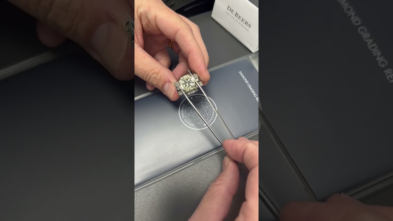 An Art Deco style diamond cocktail ring | £30,000-£40,000