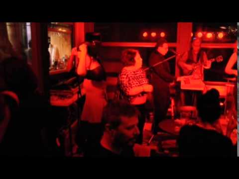 Banda latiniko at Nostissimo