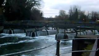 preview picture of video 'Waterfall Dobbs Wier, River Lee, Hoddesdon 10-02-14'