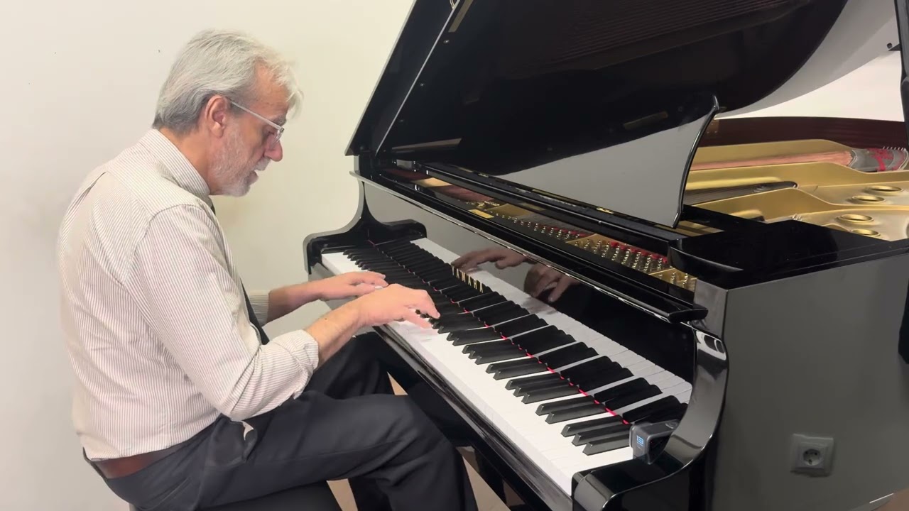 Francisco López al piano — actuación en vídeo