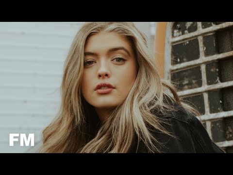 SP3CTRUM x ITALEE - Thousand Miles