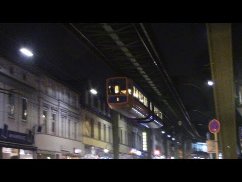 Wuppertaler Schwebebahn in der Nacht Wuppertal Suspension Railway at night