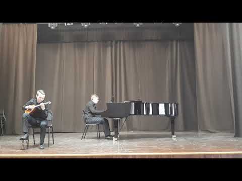 Порядин Георгий - домра, Дмитрий Купцов - рояль