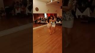 Gaby Mataloni & Luciana Mayumi bailando na Milonga da Cía Lu Mayumi 1