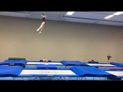 Pflicht Maya Möller