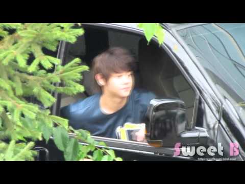 [Fancam] 110807 BEAST Yoseob leaving Inkigayo #2