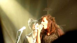 Mathieu Chedid en concert  "La Belle étoile"avec Ana au Bikini de Toulouse