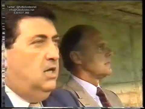 Banquillo del CD Castellón se entera de la remontada del Cadiz, últimos minutos de la Liga 90-91.