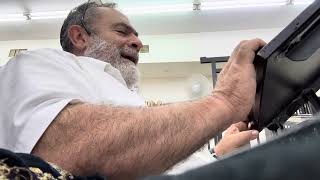 הקינה ״חסרה״ בנוסח בבל החזן שמואל בן עטר (רדיו כל האמת) - התמונה מוצגת ישירות מתוך אתר האינטרנט יוטיוב. זכויות היוצרים בתמונה שייכות ליוצרה. קישור קרדיט למקור התוכן נמצא בתוך דף הסרטון