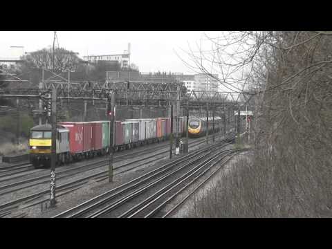 (HD) Freightliner 90 Race! 90042 On 4M87 VS 90049 On The Pretendolino! At South Kenton