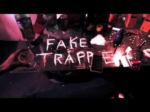 Hooli - Fake Trappè ( #AUPIREDESK ) 2014