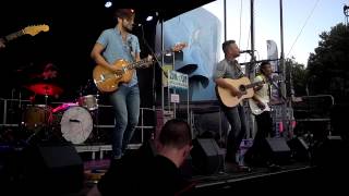 Ivan &amp; Alyosha Performs &#39;I Was Born To Love Her&#39; At Bumbershoot