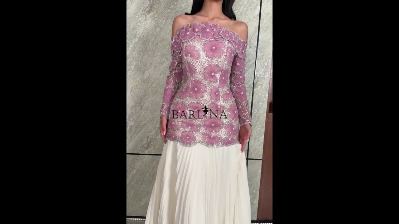 Off-white long-sleeved dress with a floral top - XXL