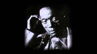 St Louis Jimmy - Sitting down thinking blues (1932)