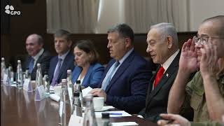 ראש הממשלה בנימין נתניהו נפגש עם ניקולאי מלדנוב (עדכוני משרד ראש הממשלה) - התמונה מוצגת ישירות מתוך אתר האינטרנט יוטיוב. זכויות היוצרים בתמונה שייכות ליוצרה. קישור קרדיט למקור התוכן נמצא בתוך דף הסרטון