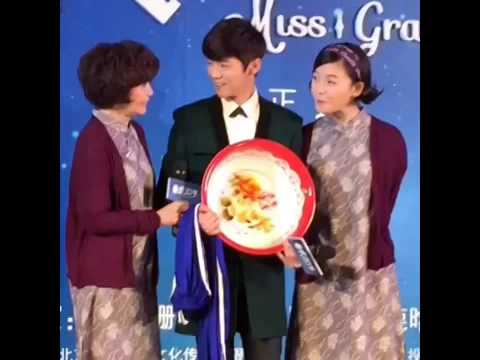 LUHAN got kissed @ Back to 20 press conference Harriet SmWilliams
