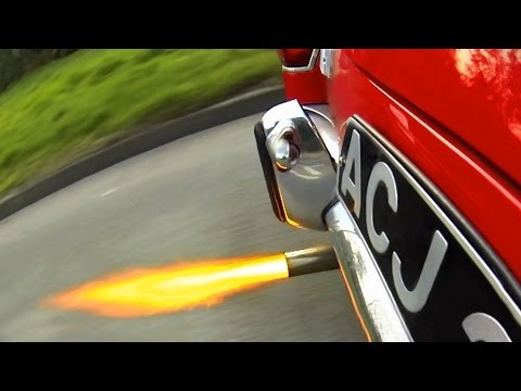 My MGB GT shooting FLAMES! Video